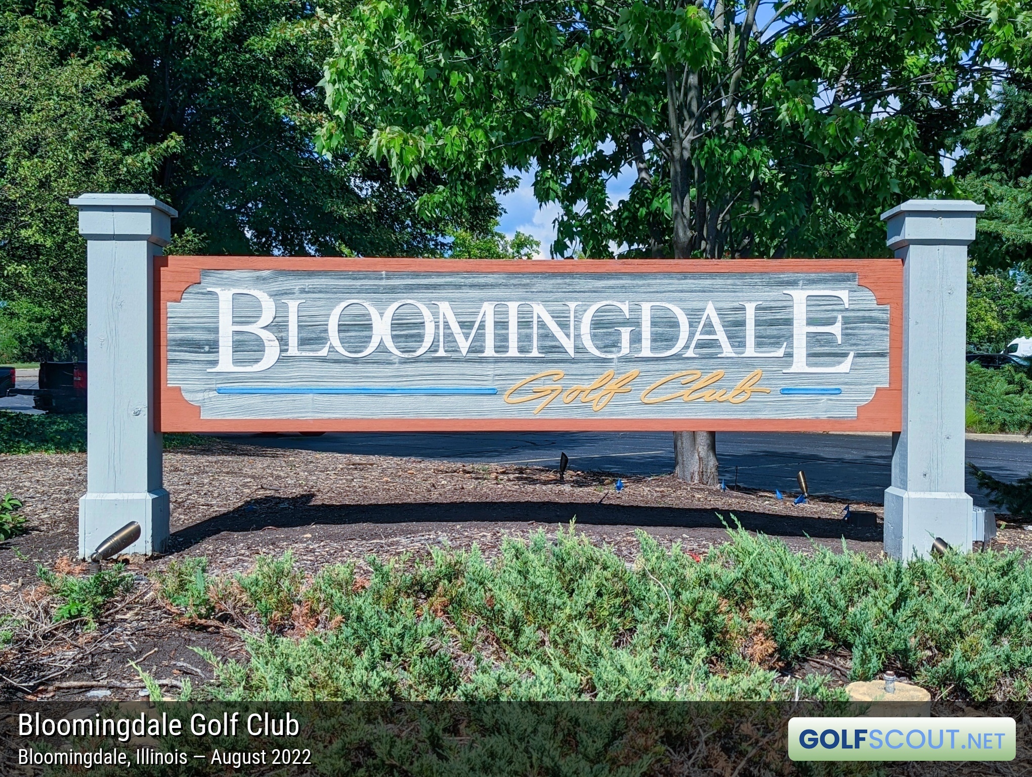Sign at the entrance to Bloomingdale Golf Club