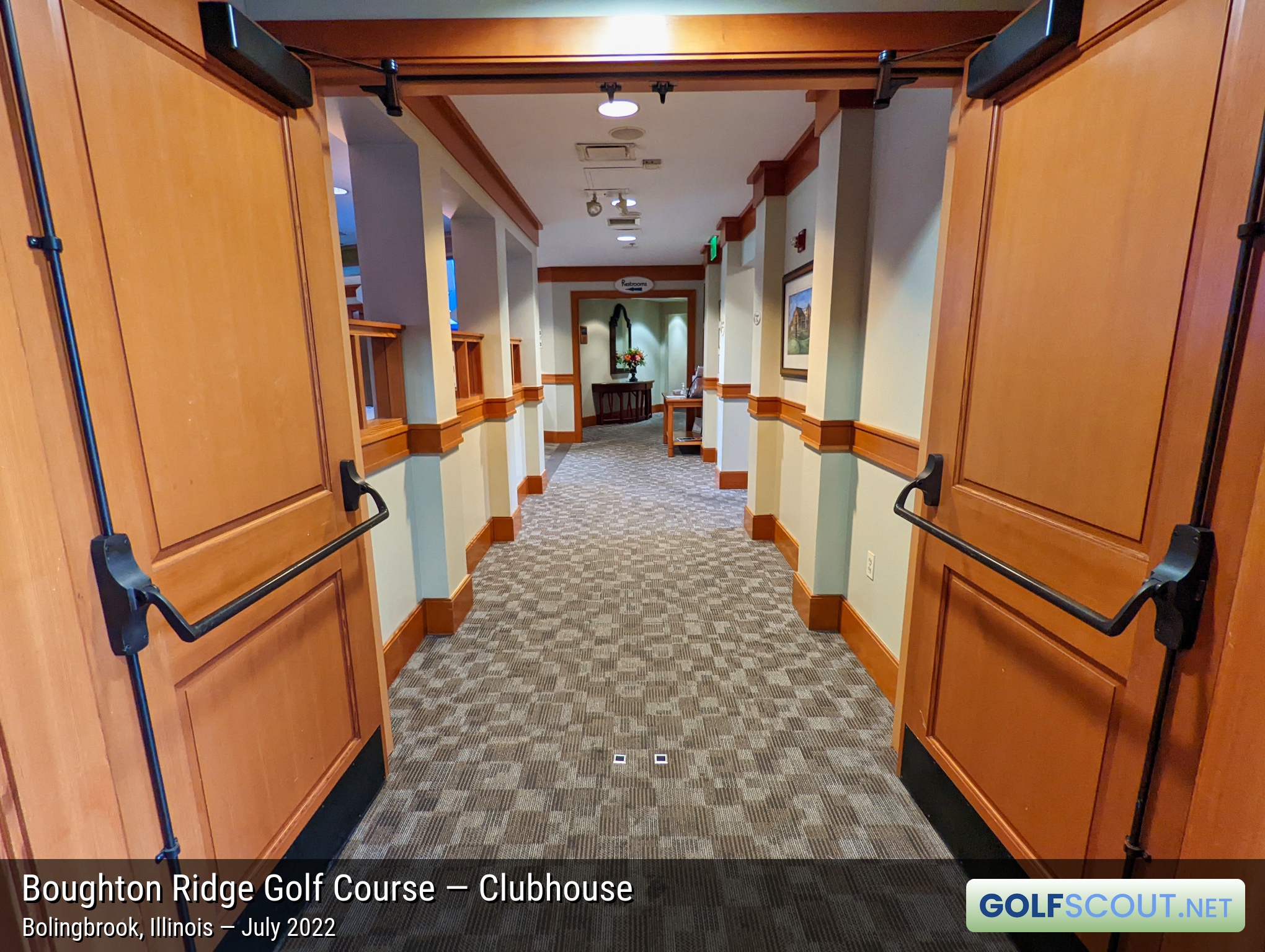 Photo of the clubhouse at Boughton Ridge Golf Course in Bolingbrook, Illinois. 