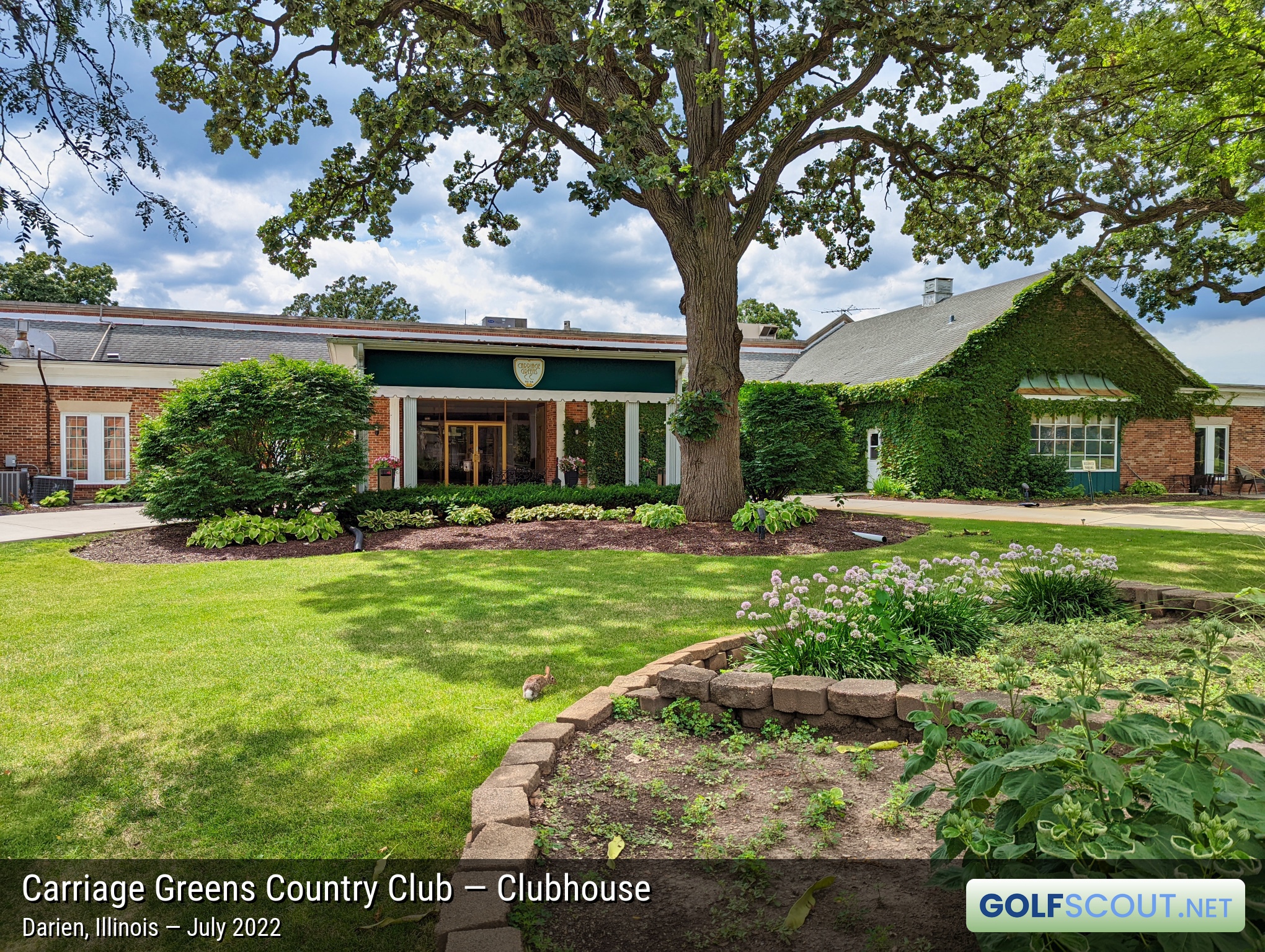 Photo of the clubhouse at Carriage Greens Country Club in Darien, Illinois. 