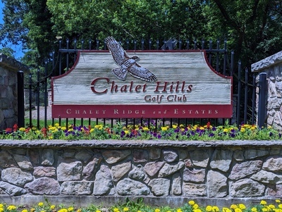 Chalet Hills Golf Club Entrance Sign