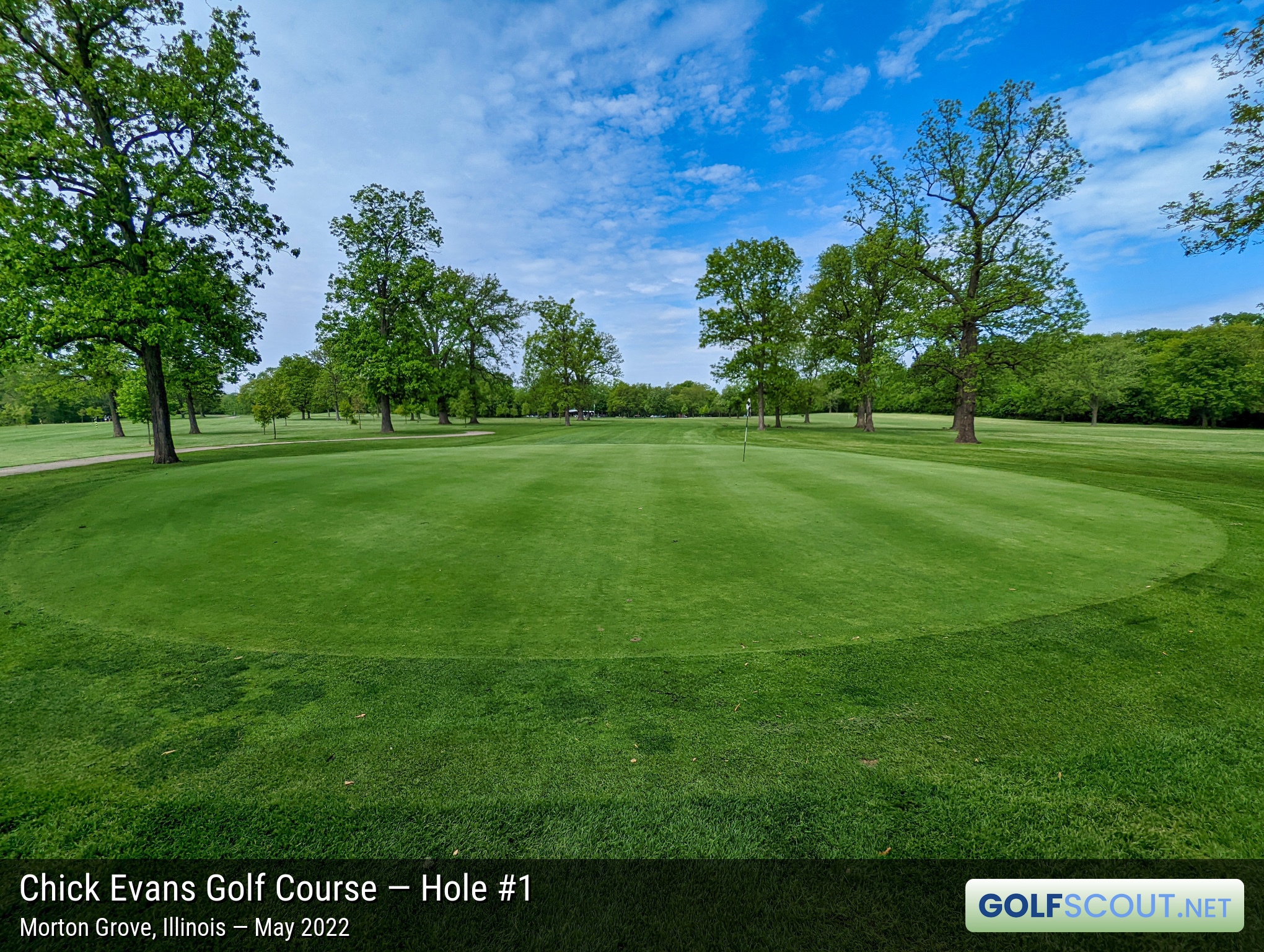 Photo of hole #1 at Chick Evans Golf Course in Morton Grove, Illinois. 