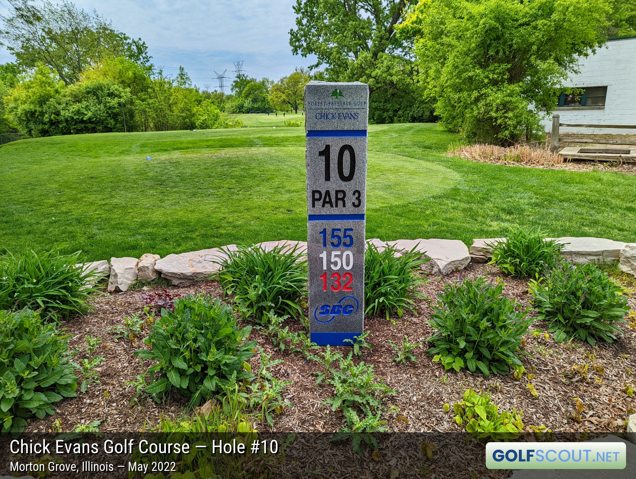 Photo of hole #10 at Chick Evans Golf Course in Morton Grove, Illinois. 