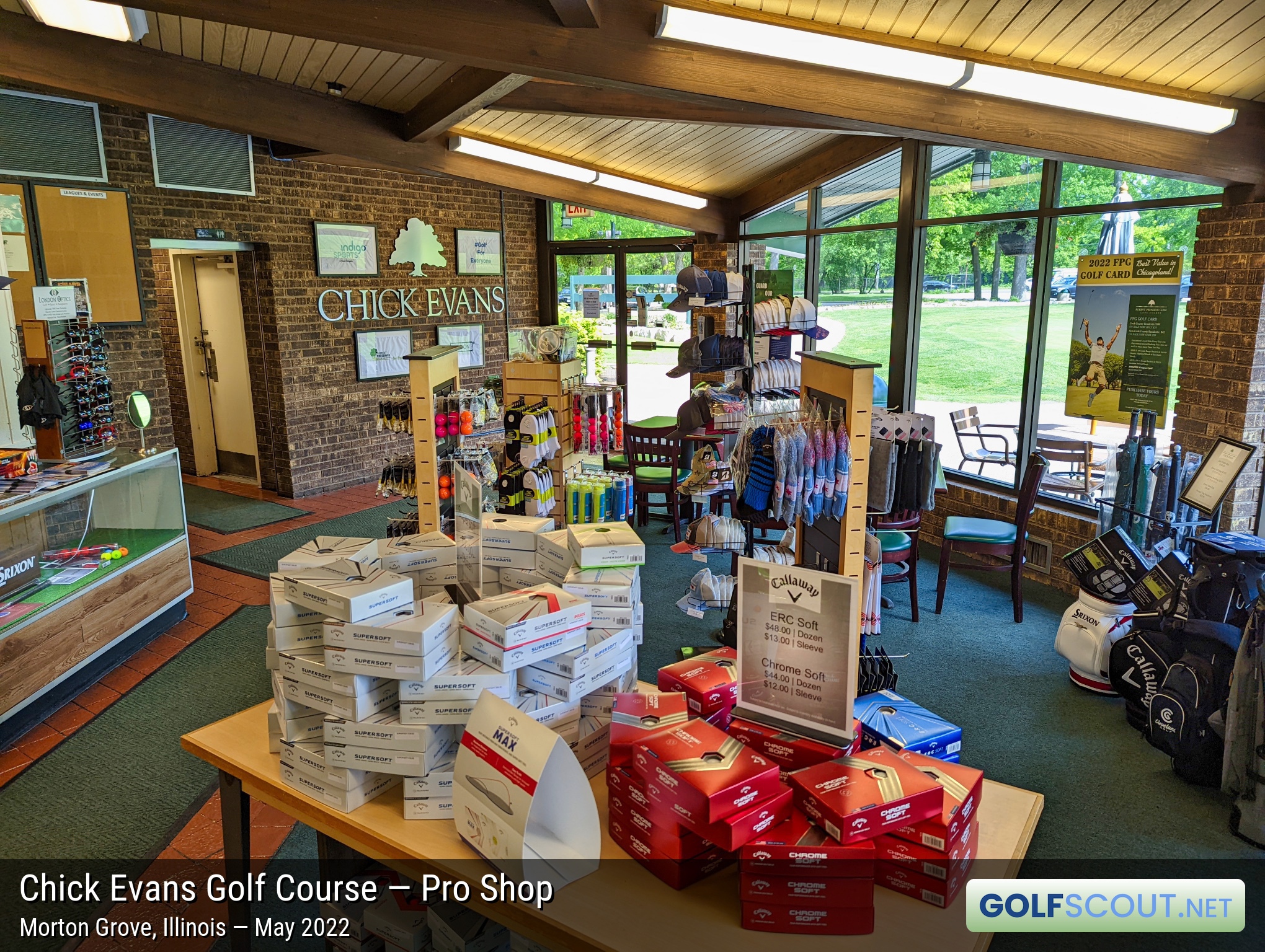 Photo of the pro shop at Chick Evans Golf Course in Morton Grove, Illinois. They have cigars too.