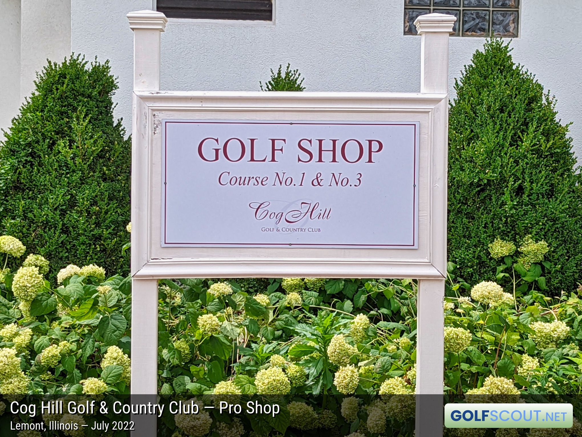 Photo of the pro shop at Cog Hill Course #1 in Lemont, Illinois. The pro shop for courses #1 and #3 is west of Parker Road, next to the main clubhouse. There's a big practice green next to it.