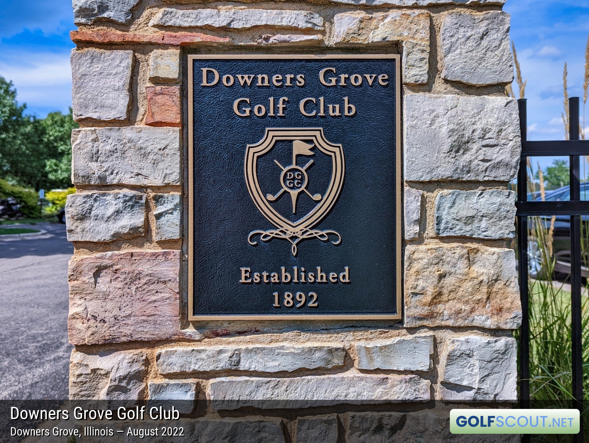 Sign at the entrance to Downers Grove Golf Club