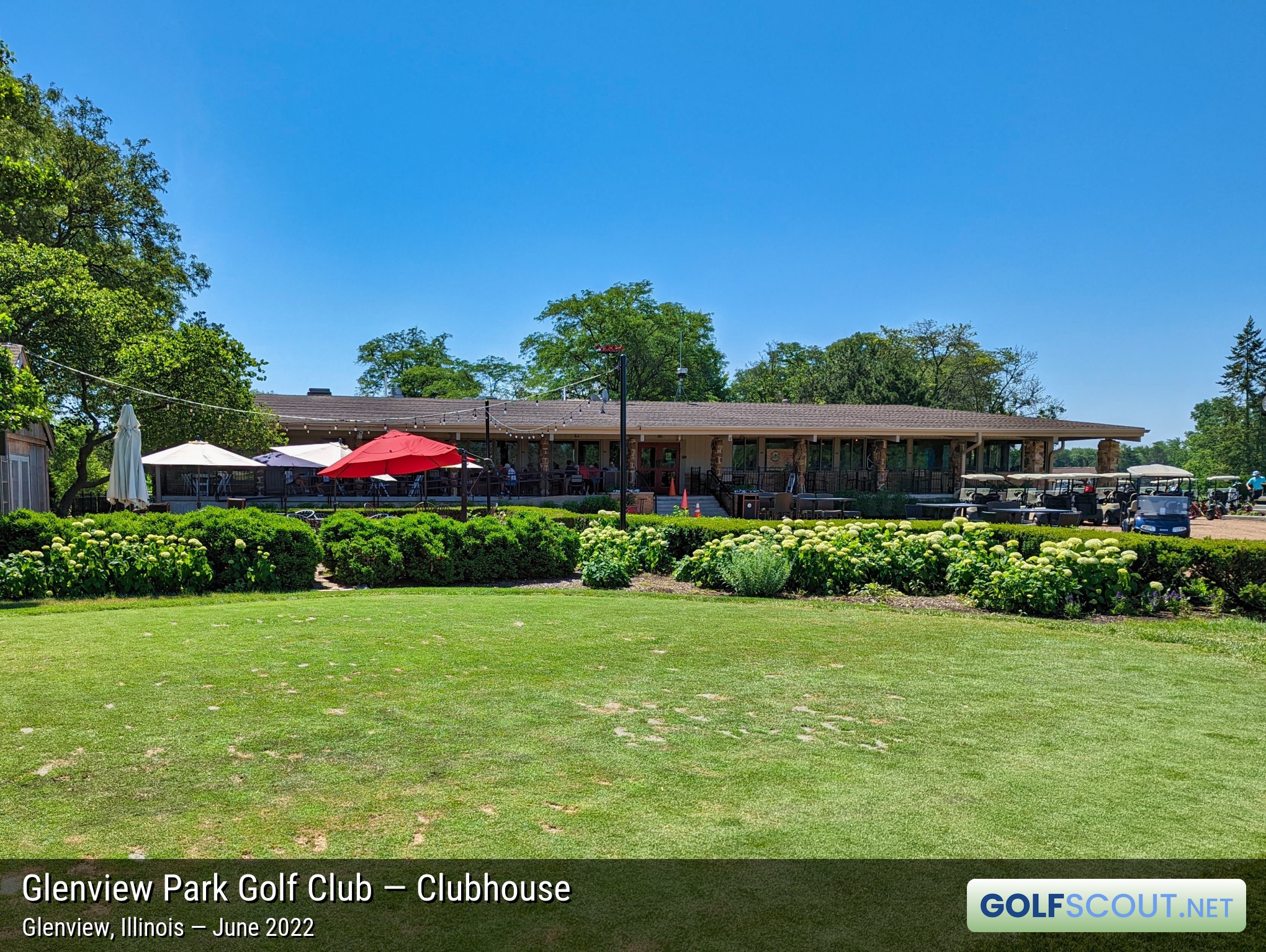 Photo of the clubhouse at Glenview Park Golf Club in Glenview, Illinois. 