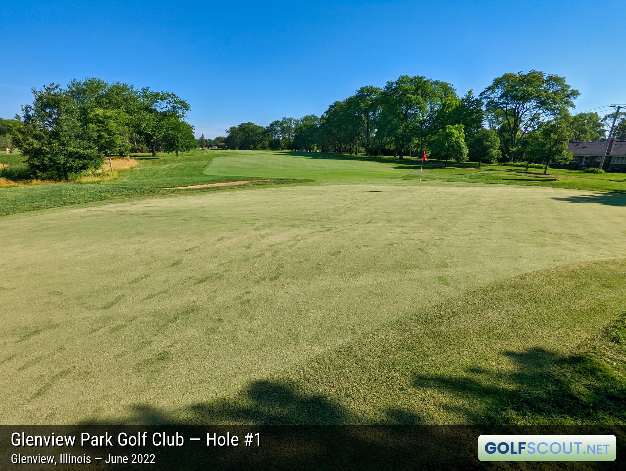 Photo of hole #1 at Glenview Park Golf Club in Glenview, Illinois. 