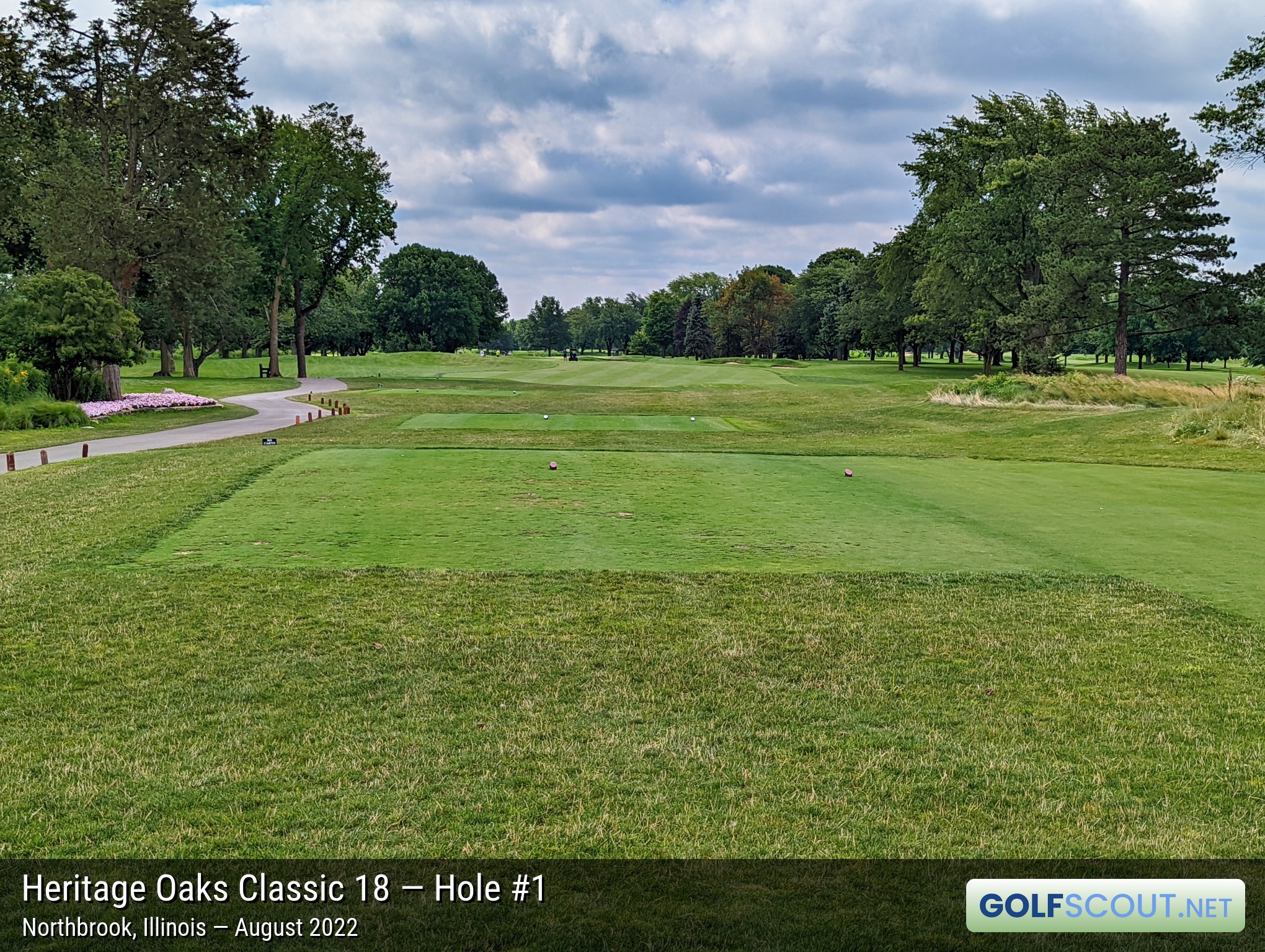 Photo of hole #1 at Heritage Oaks Golf Club - Classic 18 in Northbrook, Illinois. 