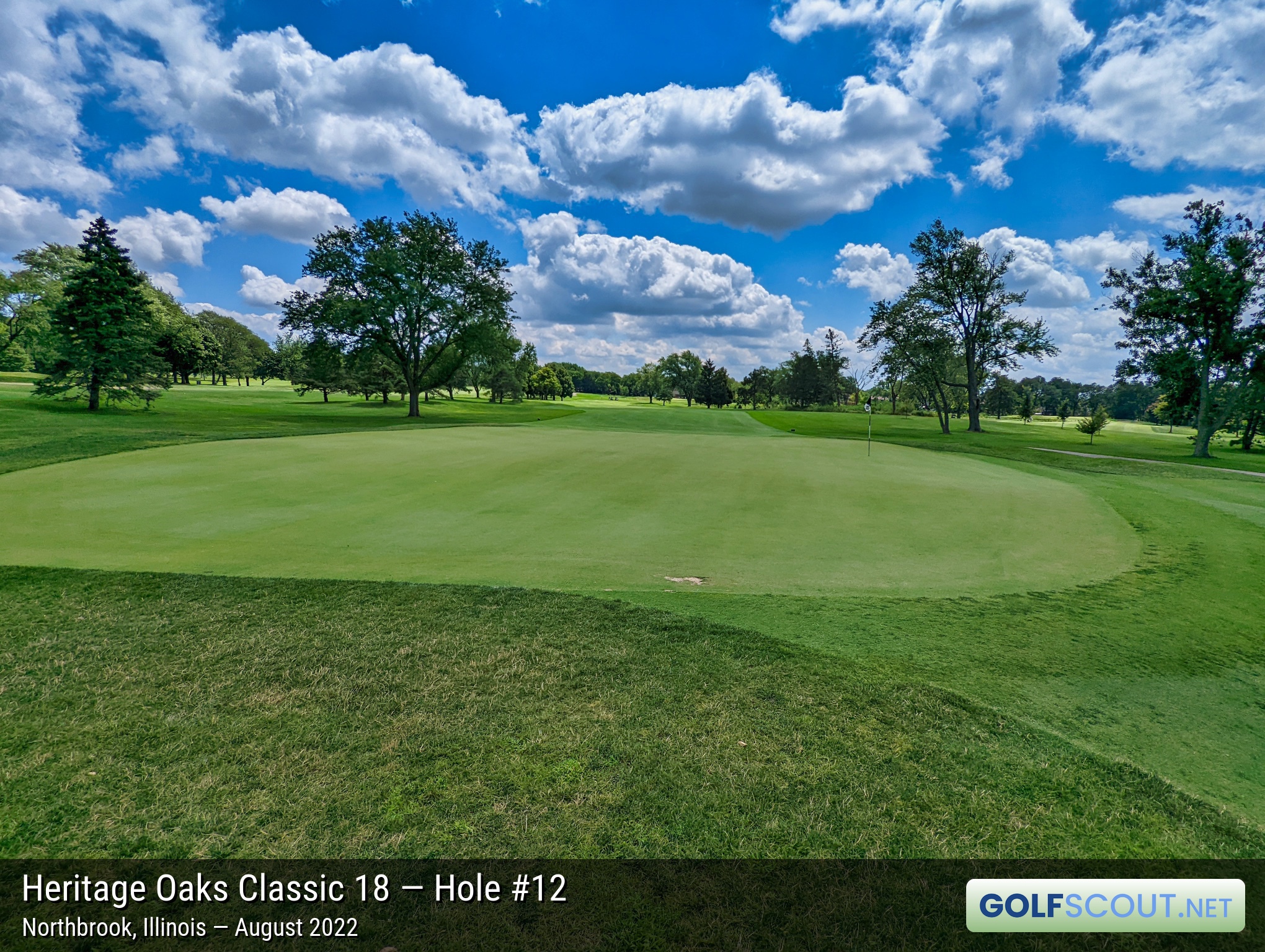Photo of hole #12 at Heritage Oaks Golf Club - Classic 18 in Northbrook, Illinois. 