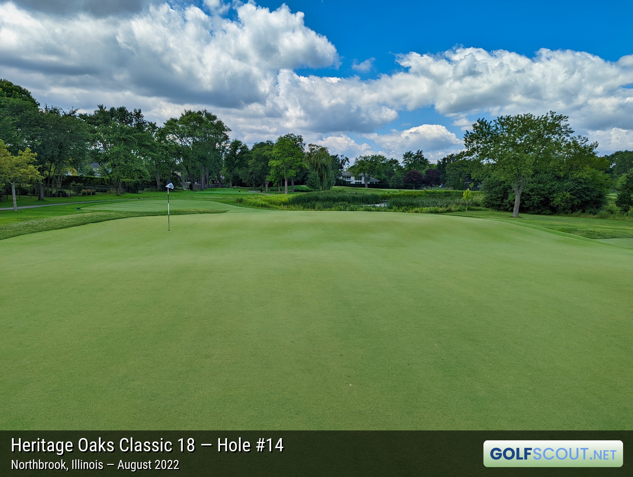 Photo of hole #14 at Heritage Oaks Golf Club - Classic 18 in Northbrook, Illinois. 