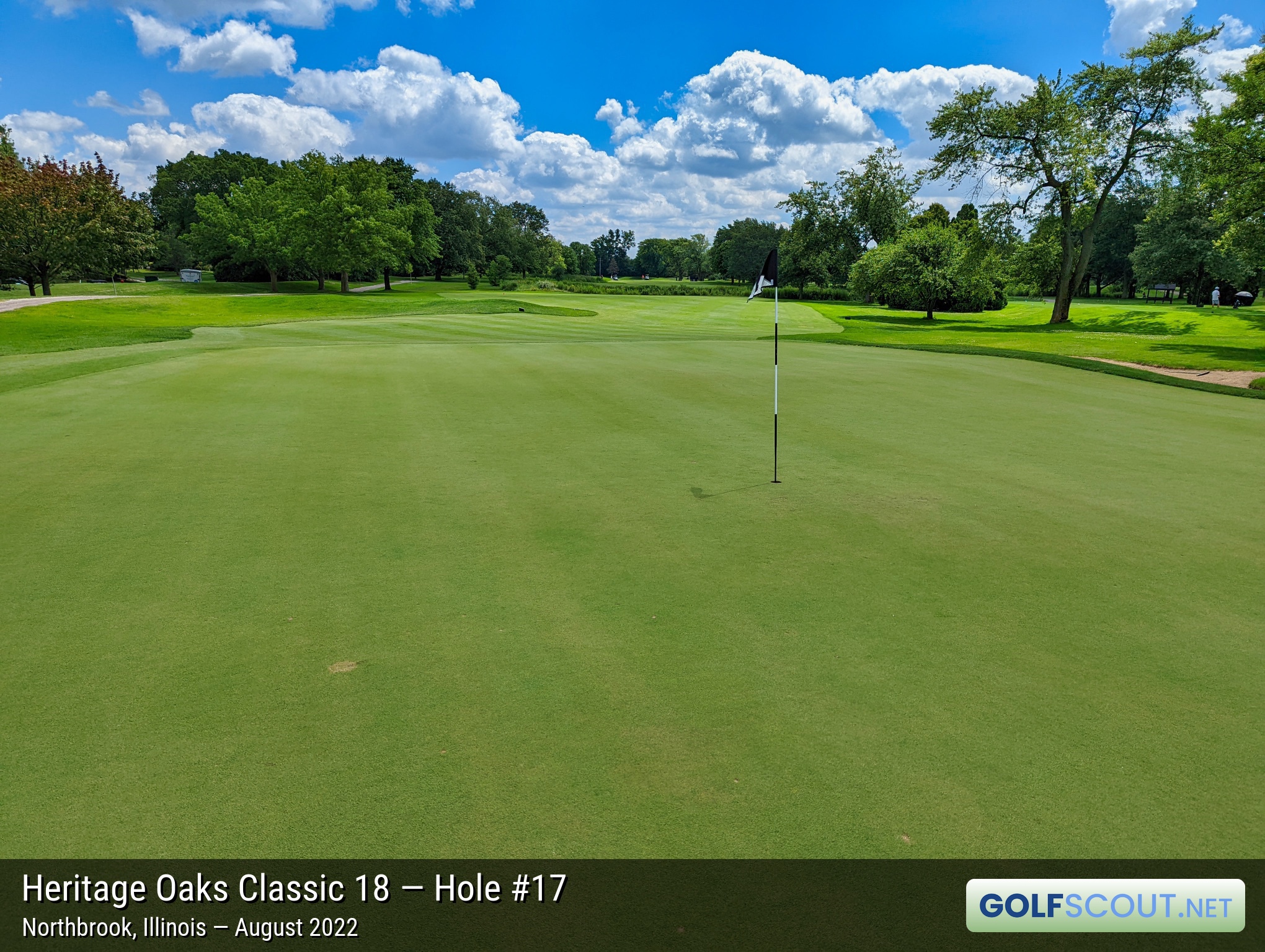 Photo of hole #17 at Heritage Oaks Golf Club - Classic 18 in Northbrook, Illinois. 
