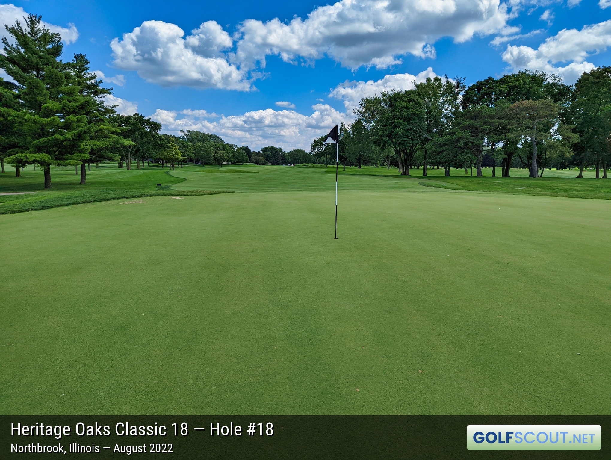 Photo of hole #18 at Heritage Oaks Golf Club - Classic 18 in Northbrook, Illinois. 