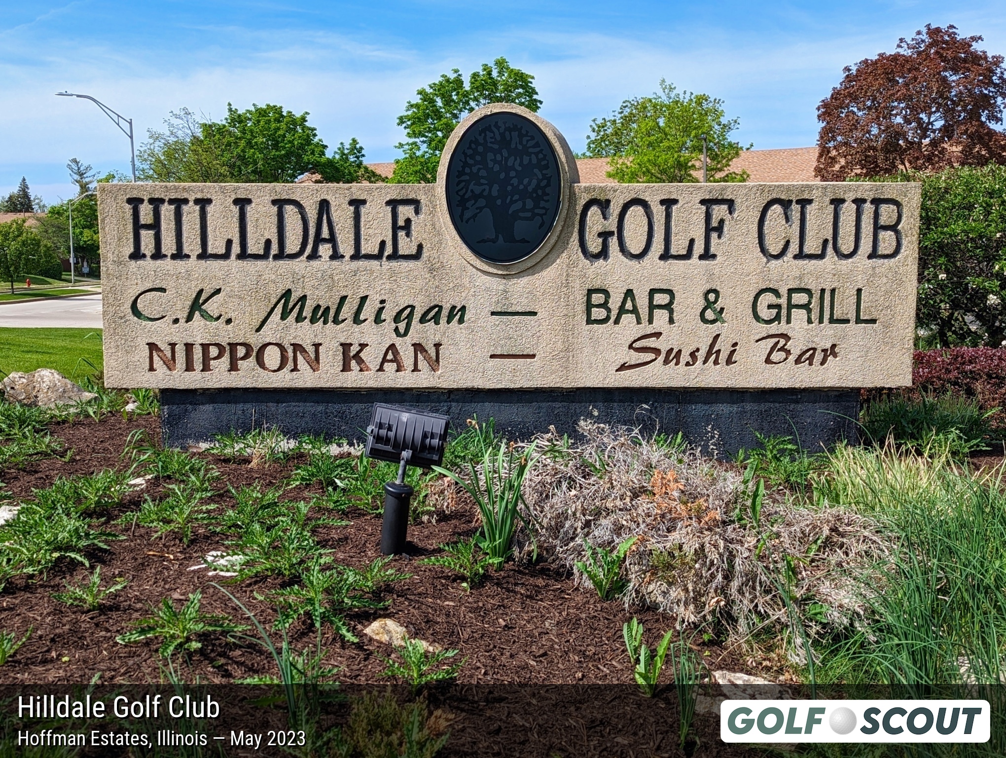 Sign at the entrance to Hilldale Golf Club