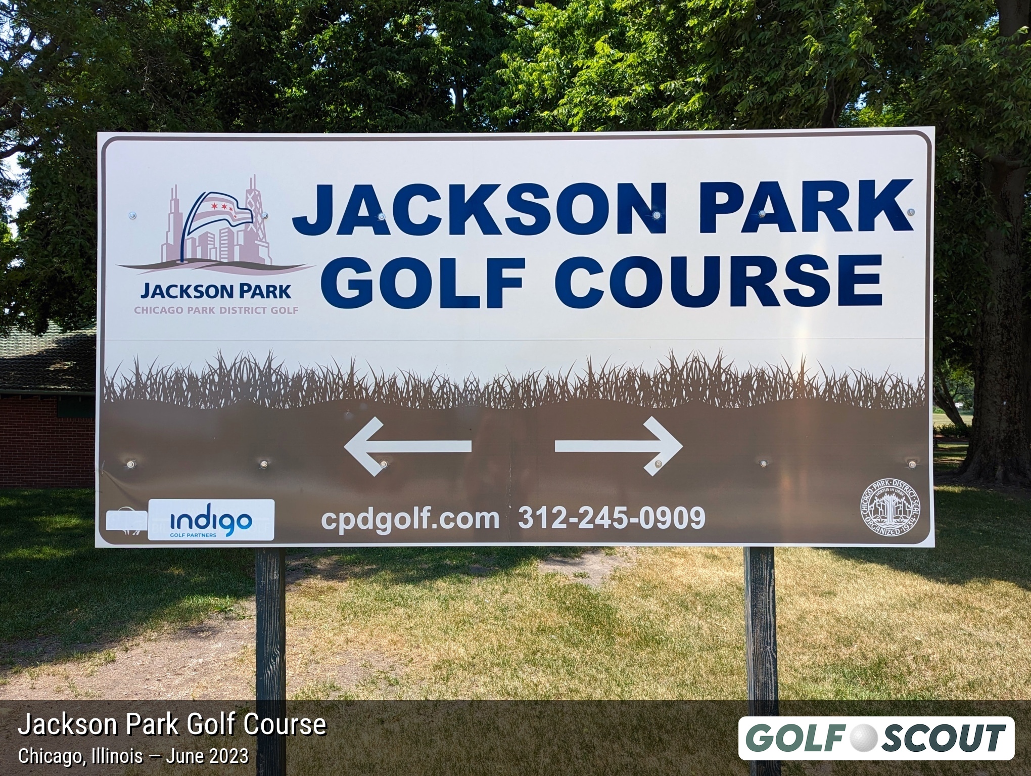 Sign at the entrance to Jackson Park Golf Course
