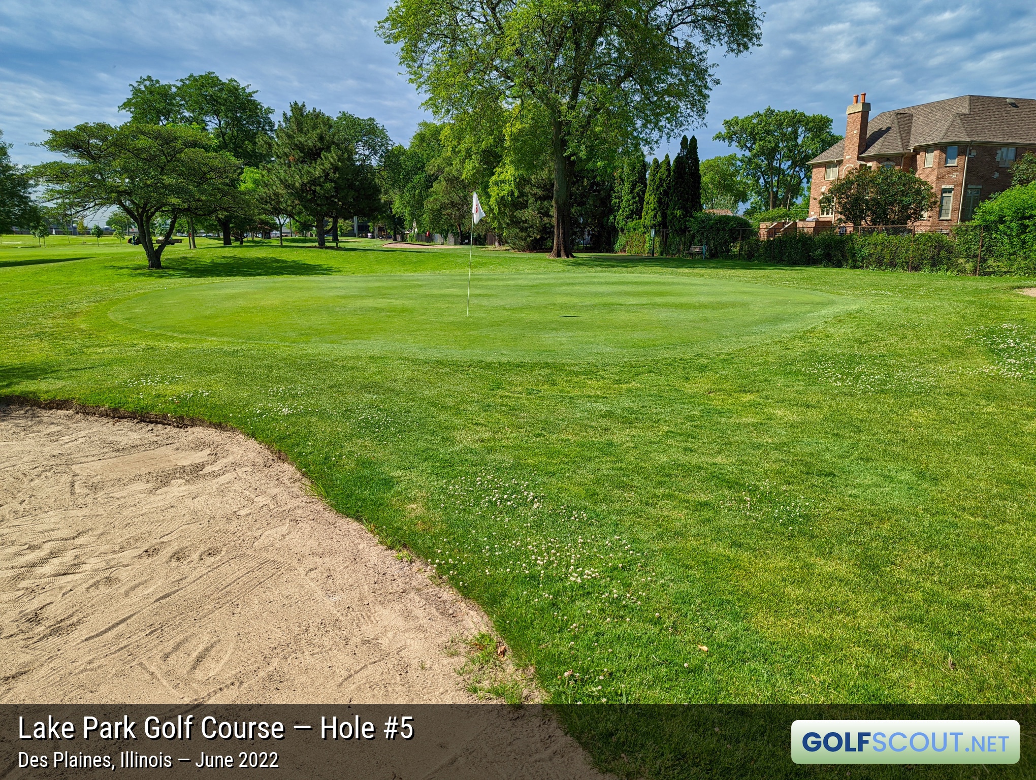 Photo of hole #5 at Lake Park Golf Course in Des Plaines, Illinois. 
