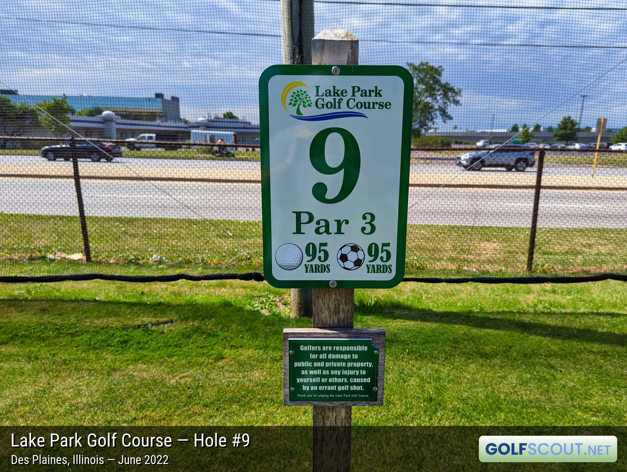 Photo of hole #9 at Lake Park Golf Course in Des Plaines, Illinois. 