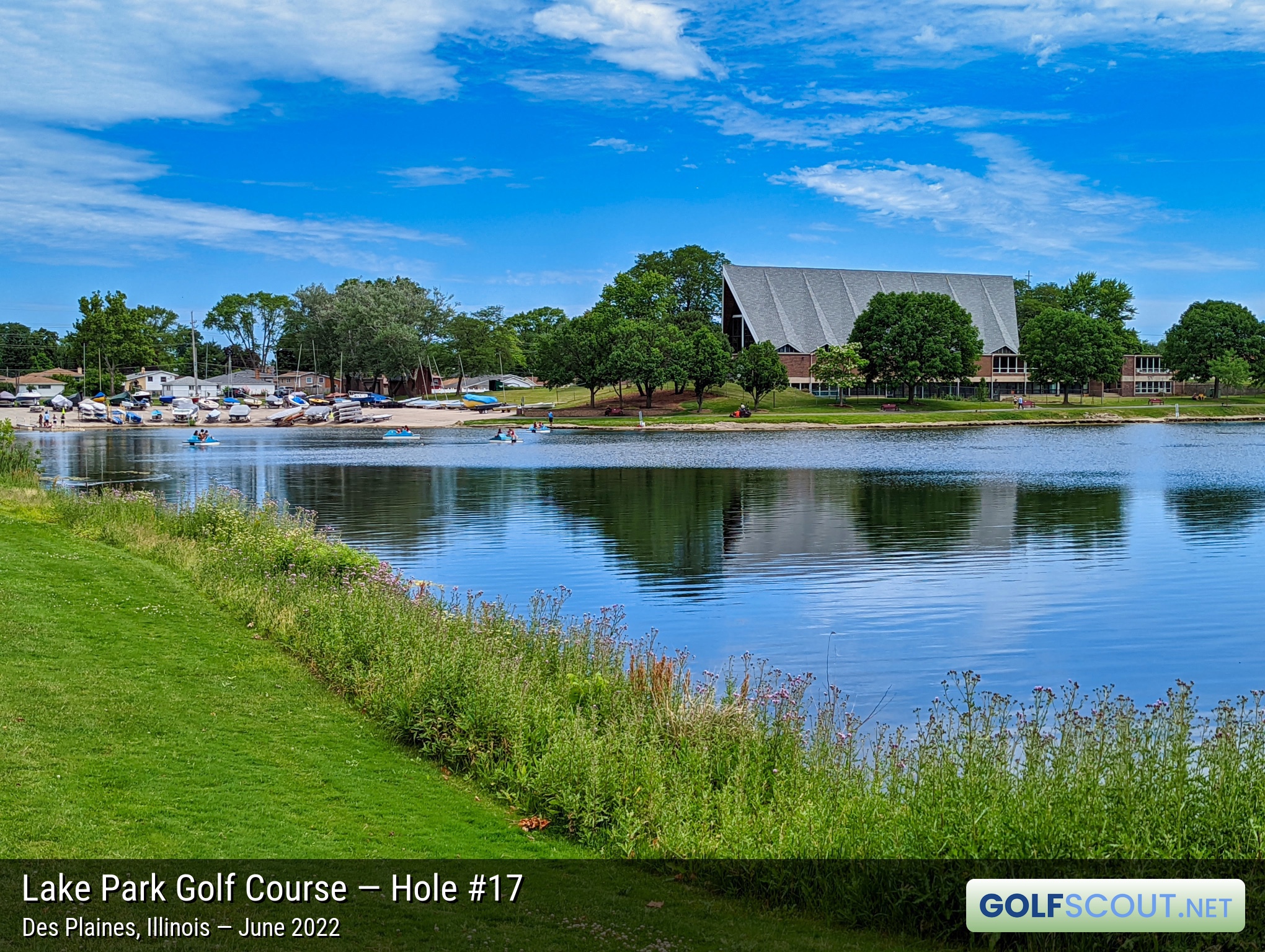 Photo of hole #17 at Lake Park Golf Course in Des Plaines, Illinois. 