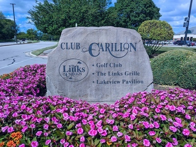 Links at Carillon Entrance Sign