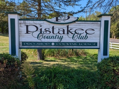 Pistakee Country Club Entrance Sign