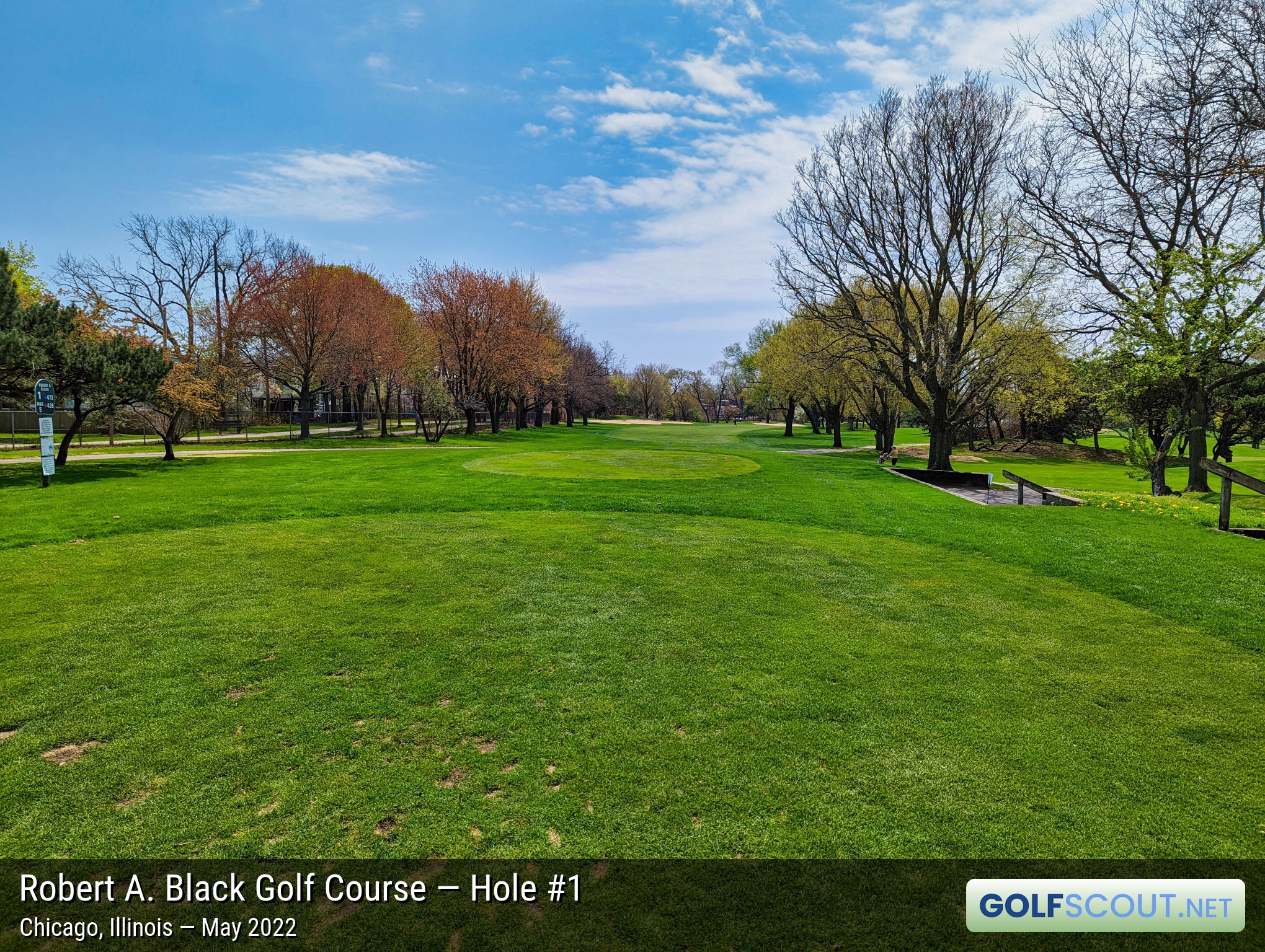 Photo of hole #1 at Robert A. Black Golf Course in Chicago, Illinois. 