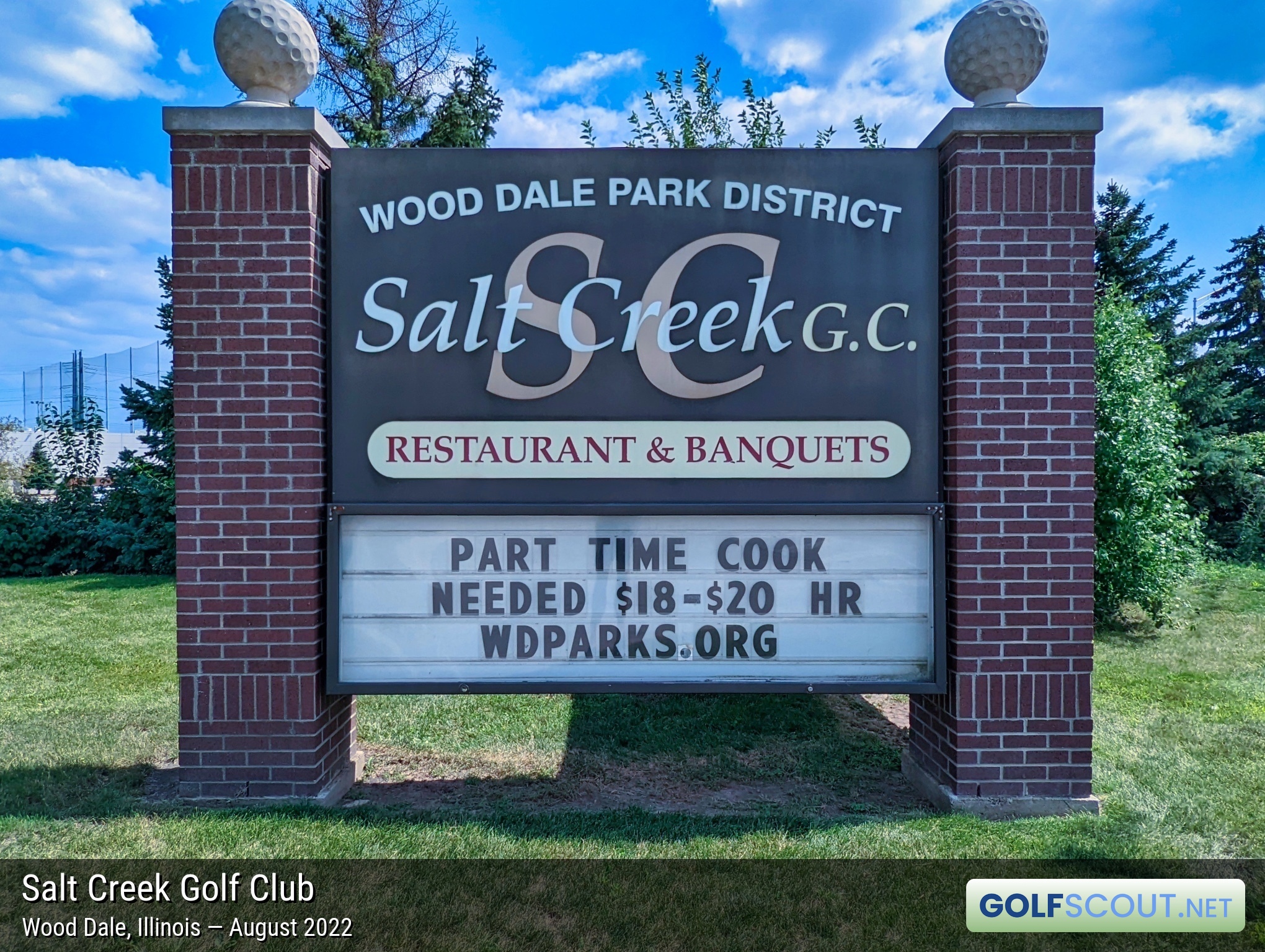 Sign at the entrance to Salt Creek Golf Club