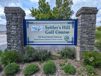 Settler's Hill Golf Course Entrance Sign