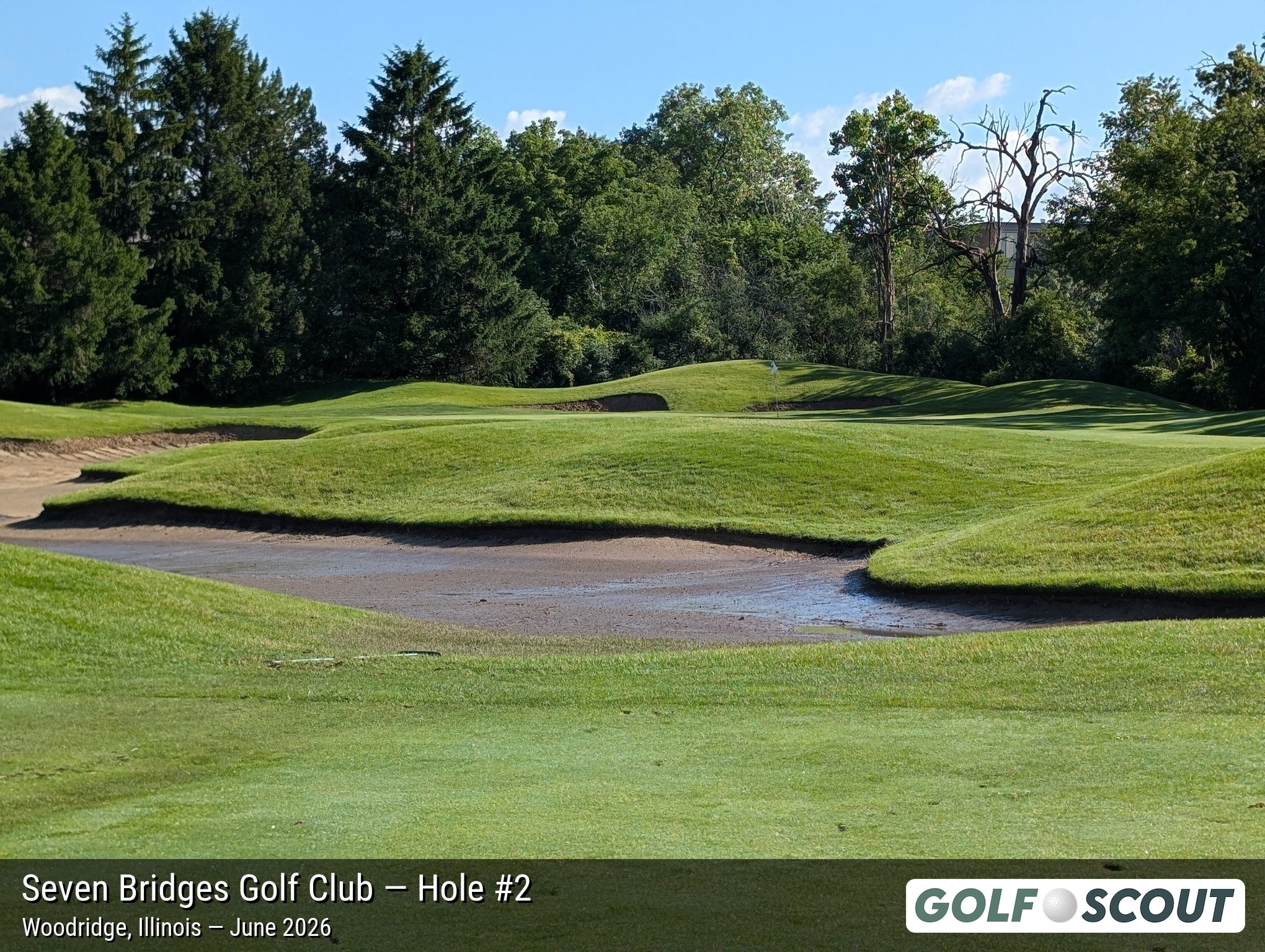 Hole 2 at Seven Bridges Golf Club