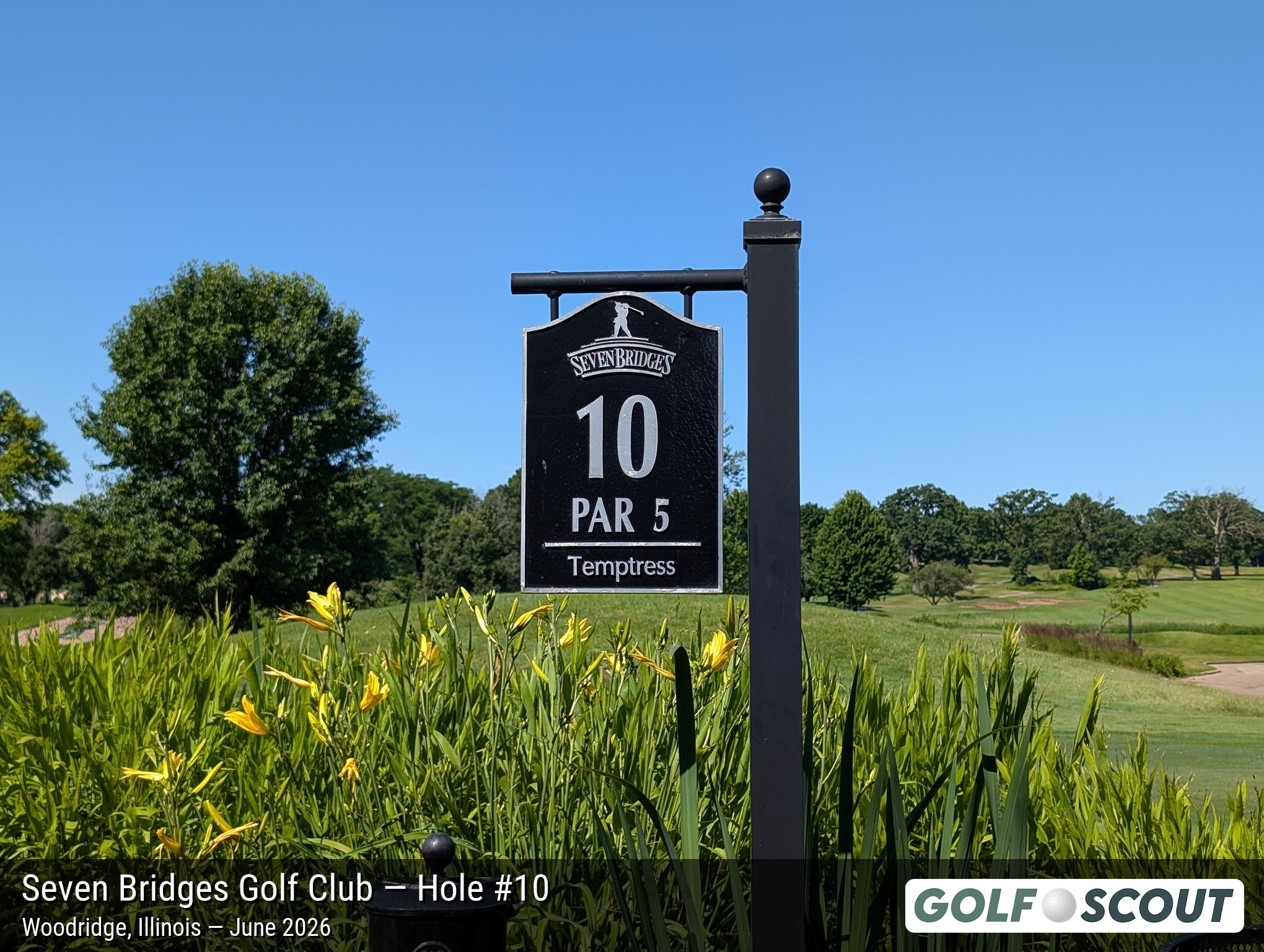 Hole 10 at Seven Bridges Golf Club