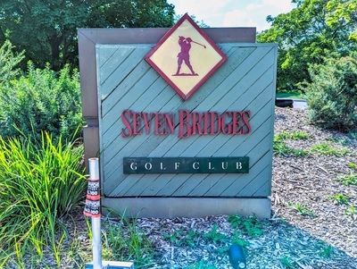 Seven Bridges Golf Club Entrance Sign