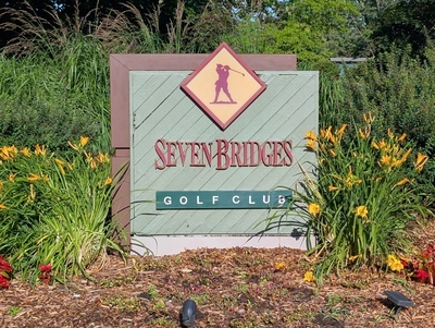 Seven Bridges Golf Club Entrance Sign
