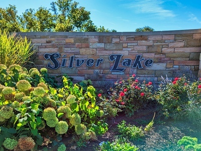 Silver Lake Country Club Entrance Sign