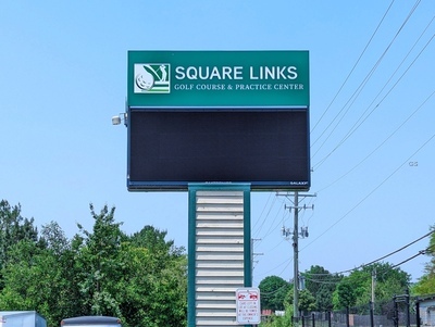 Square Links Golf Course Entrance Sign