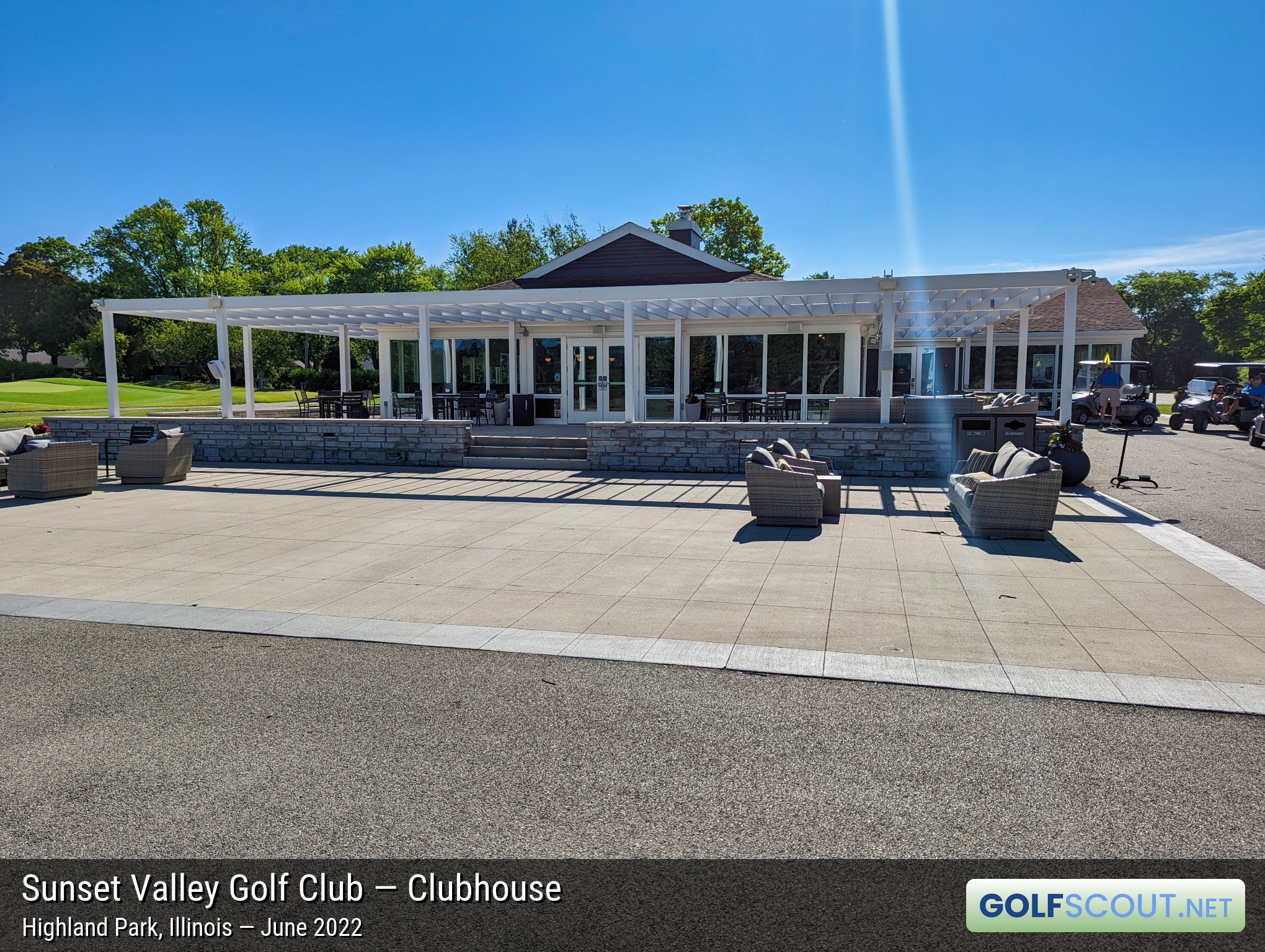 Photo of the clubhouse at Sunset Valley Golf Club in Highland Park, Illinois. 