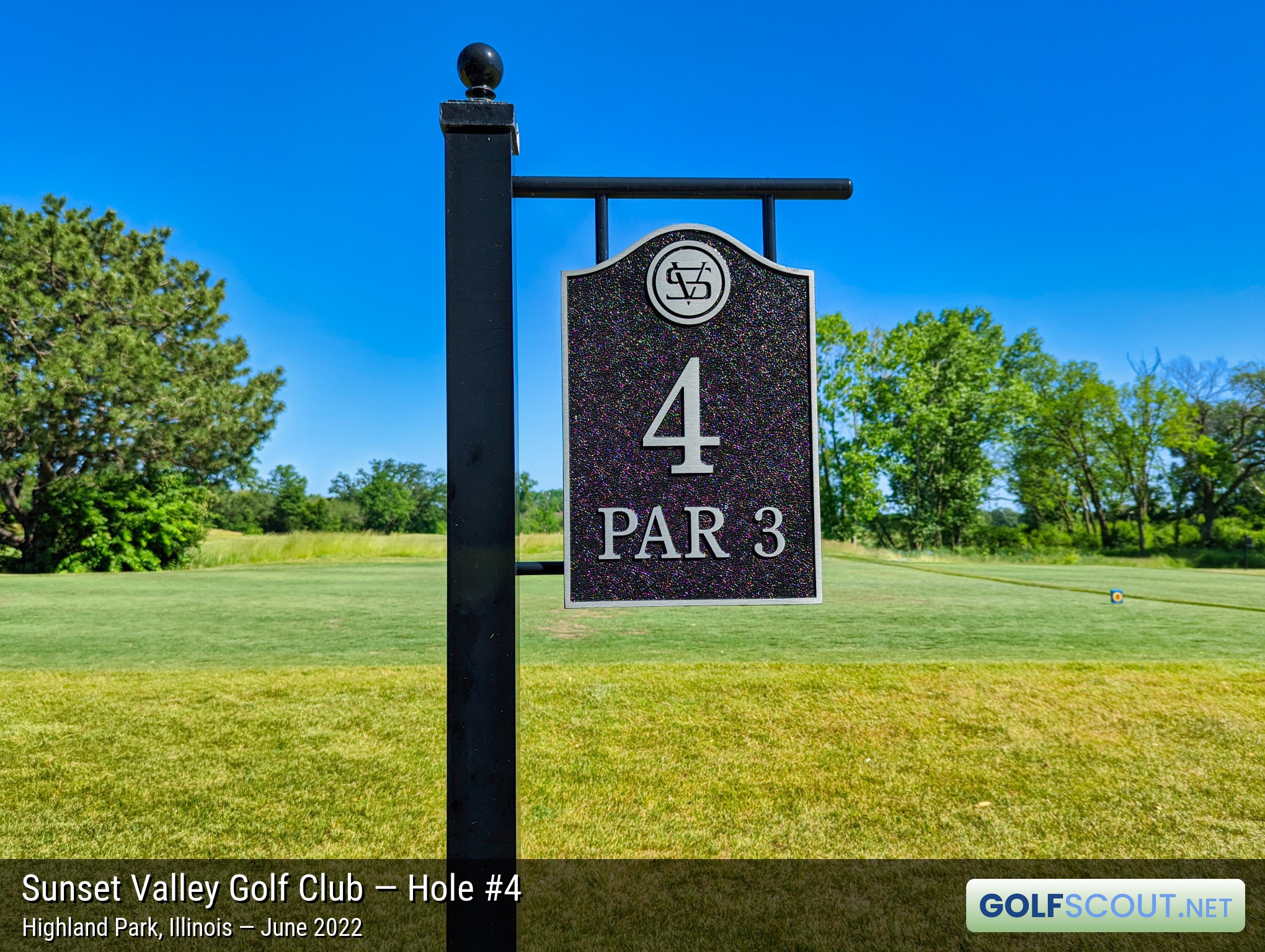 Photo of hole #4 at Sunset Valley Golf Club in Highland Park, Illinois. 