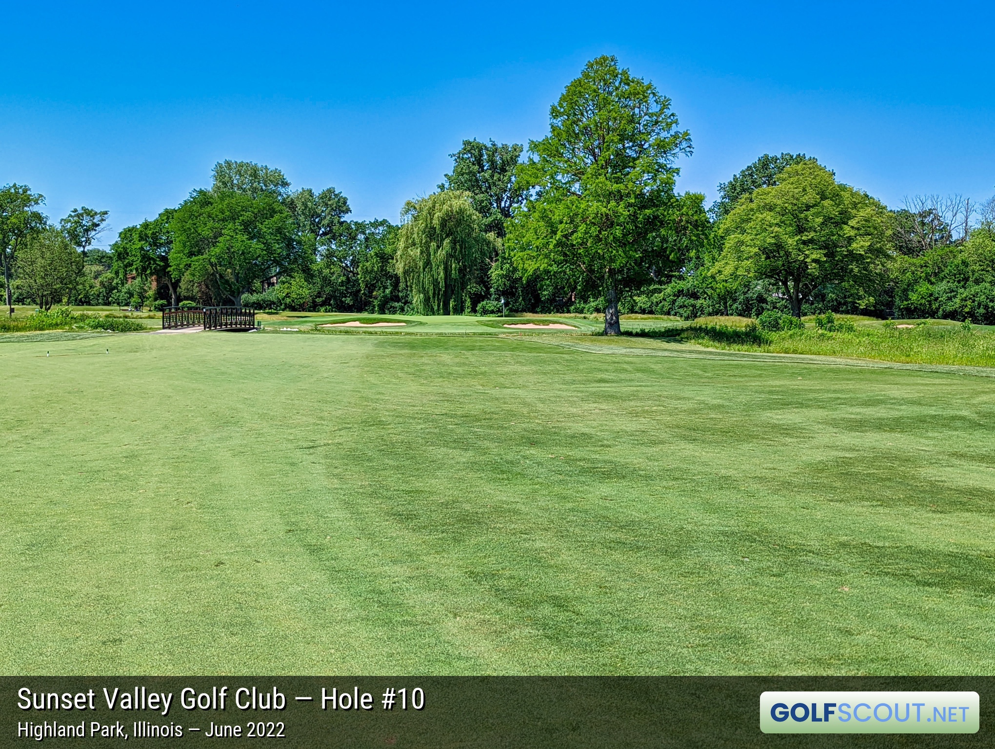 Photo of hole #10 at Sunset Valley Golf Club in Highland Park, Illinois. 
