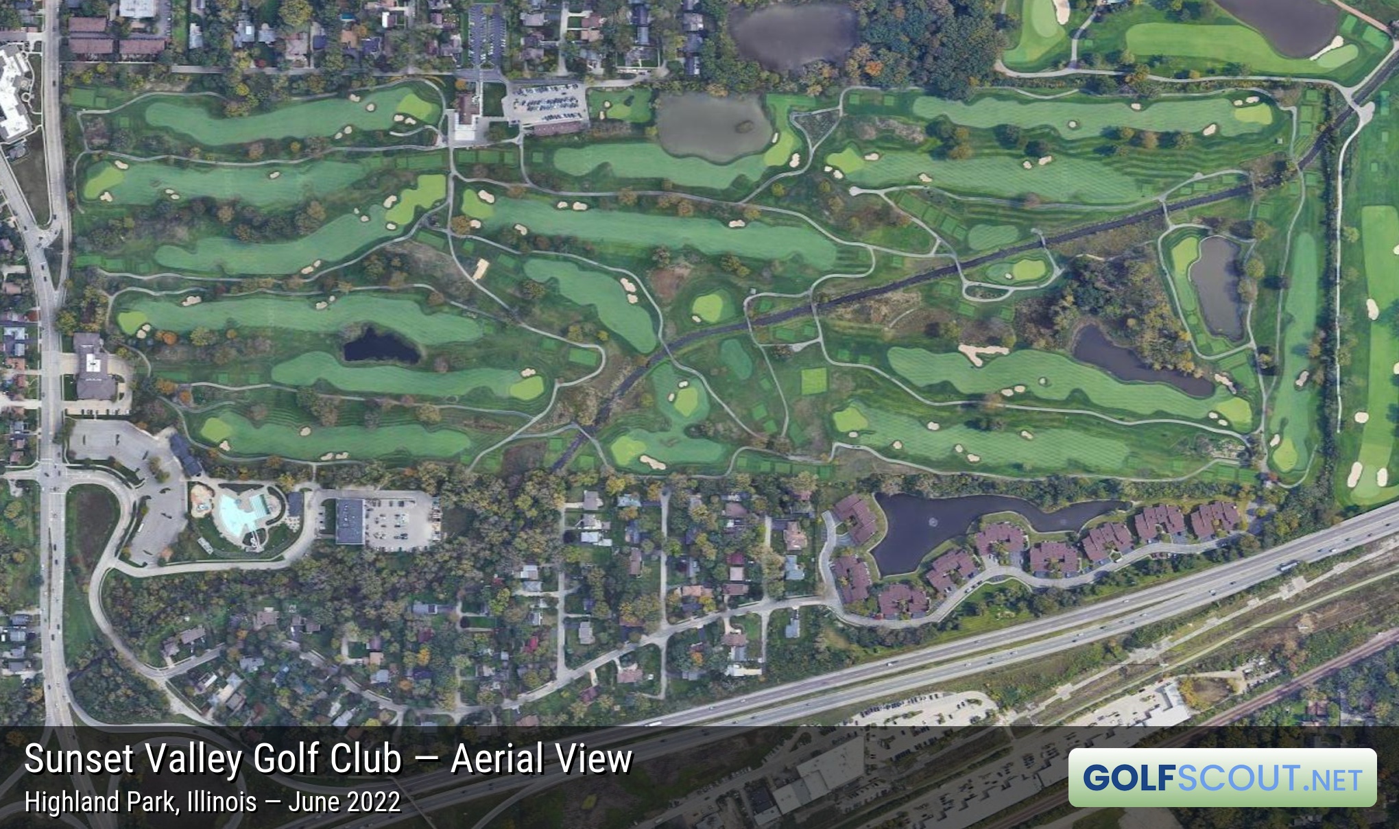 Aerial satellite imagery of Sunset Valley Golf Club in Highland Park, Illinois. 