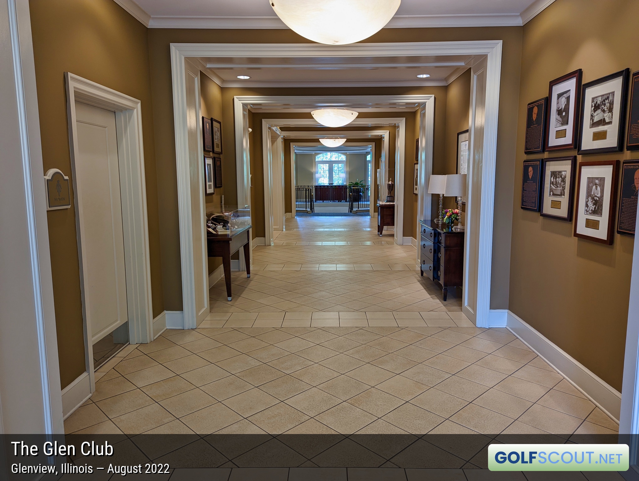 Photo of the clubhouse at The Glen Club in Glenview, Illinois. 