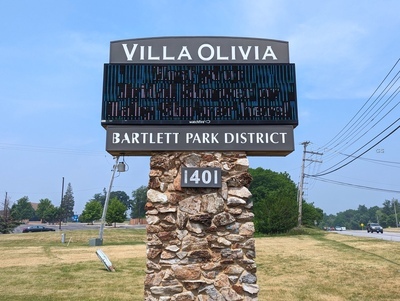 Villa Olivia Golf Course Entrance Sign