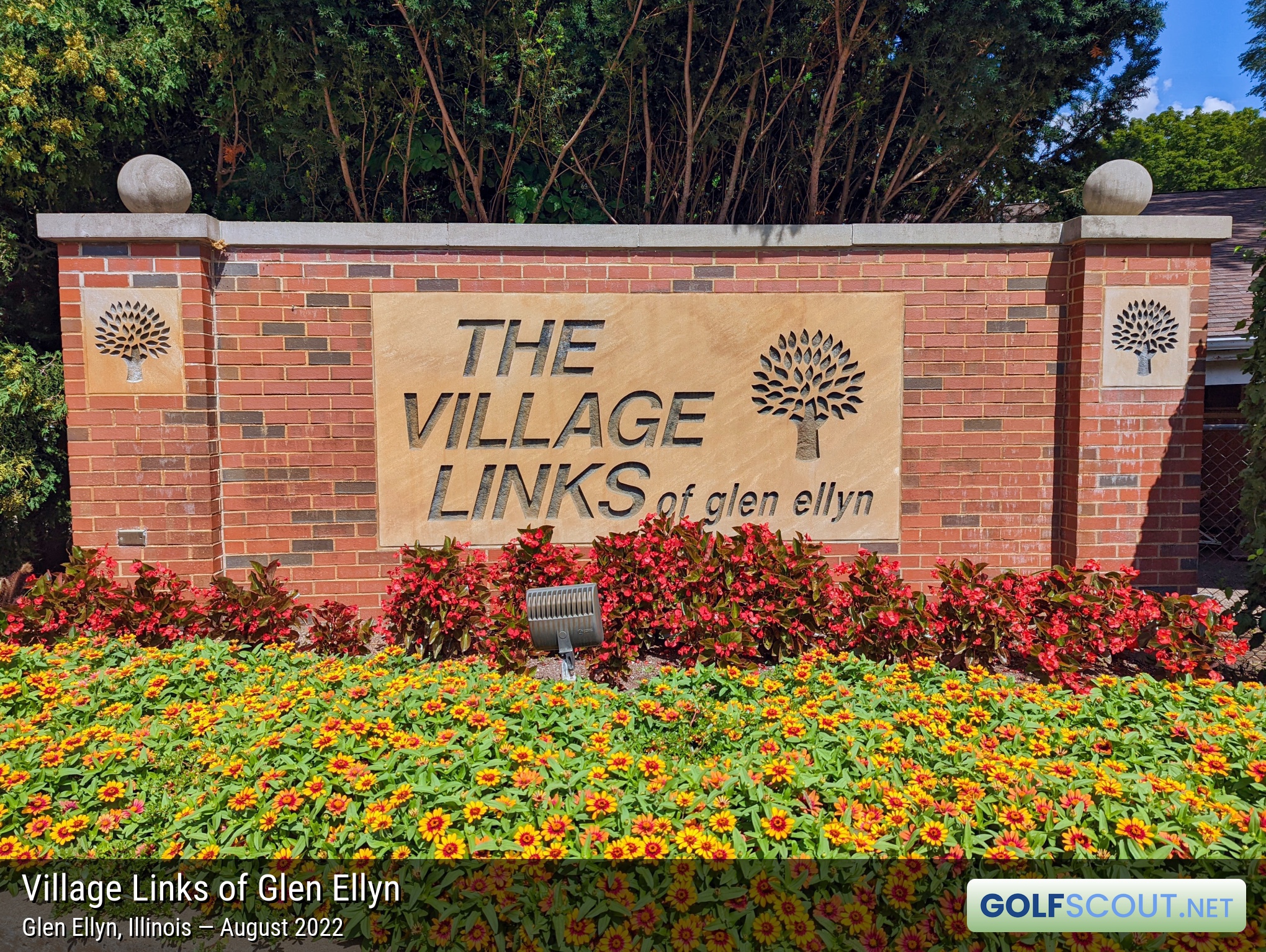 Sign at the entrance to Village Links of Glen Ellyn - 18 Hole Course