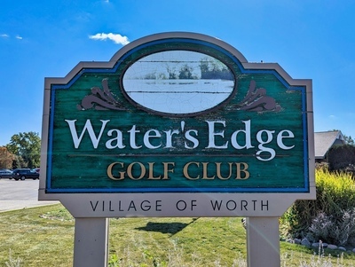 Water’s Edge Golf Club Entrance Sign