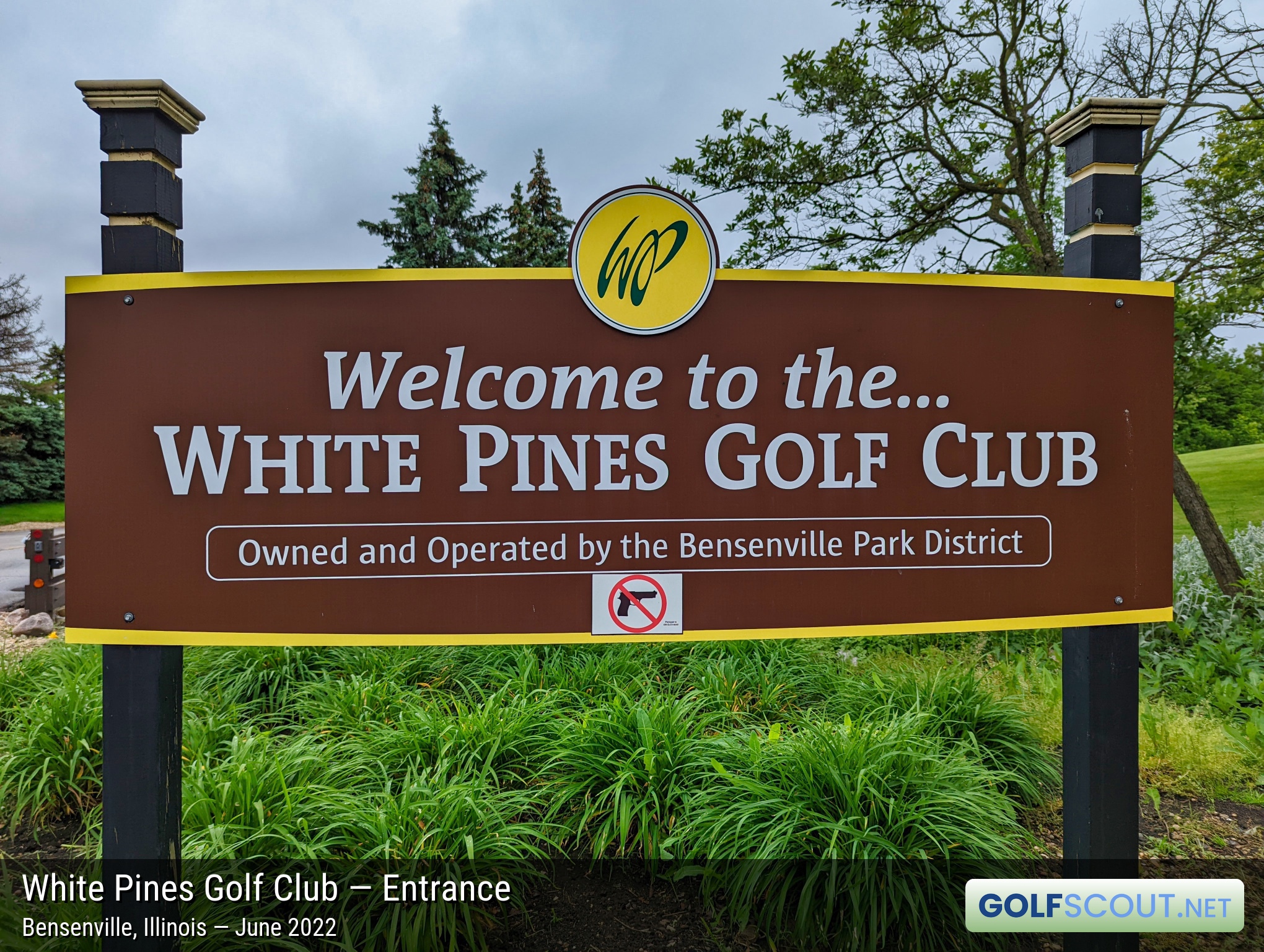 Photo of the entrance at White Pines East Course in Bensenville, Illinois. 