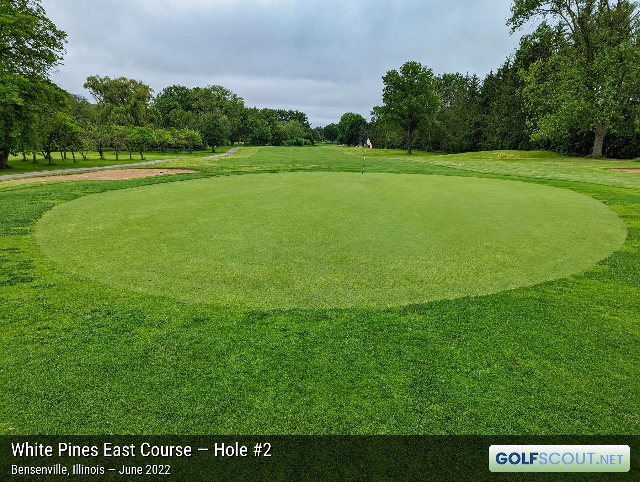 Photo of hole #2 at White Pines East Course in Bensenville, Illinois. 