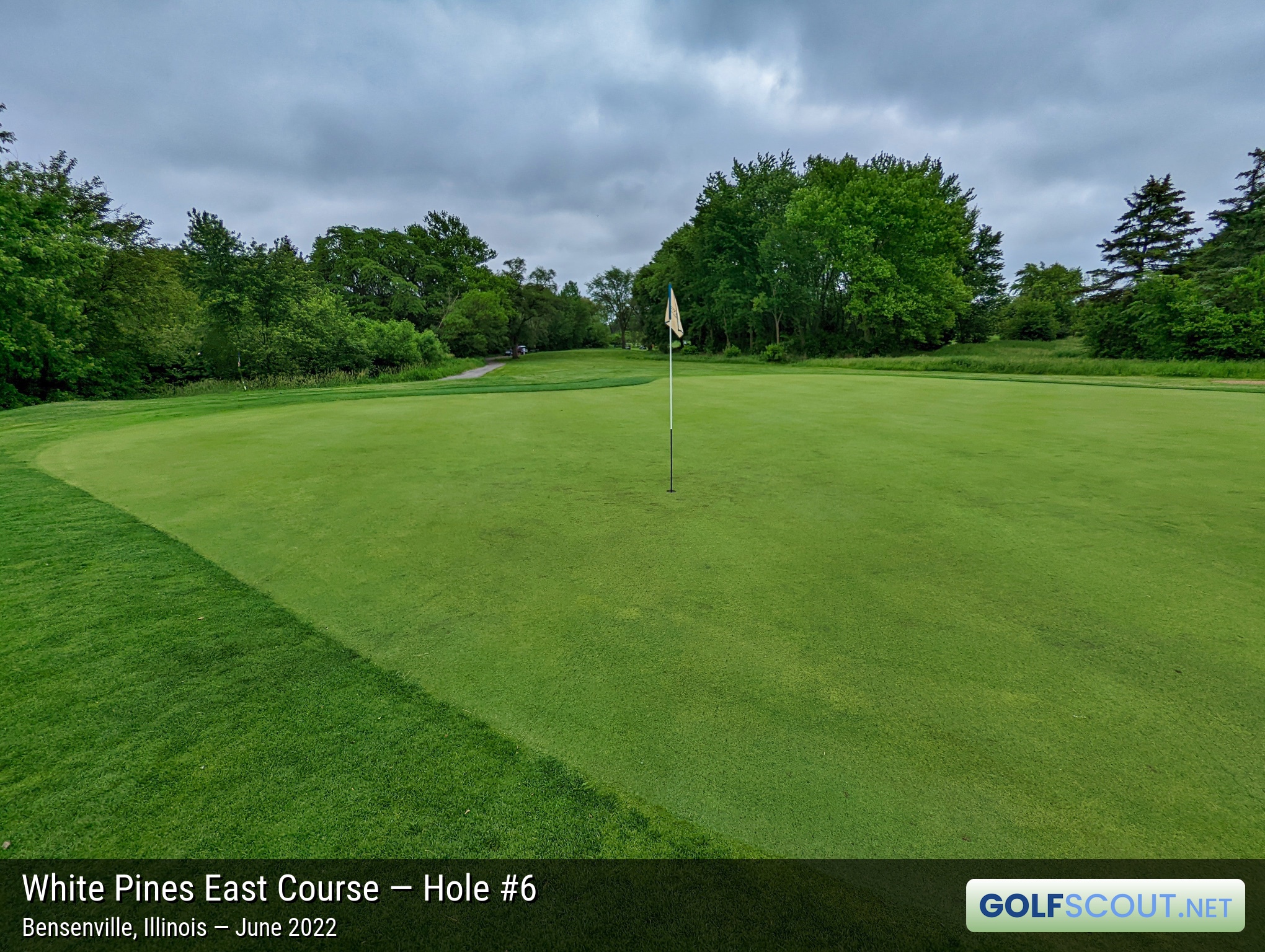 Photo of hole #6 at White Pines East Course in Bensenville, Illinois. 