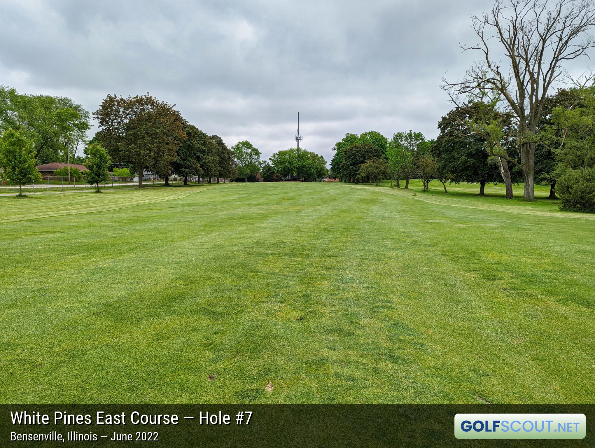 Photo of hole #7 at White Pines East Course in Bensenville, Illinois. 