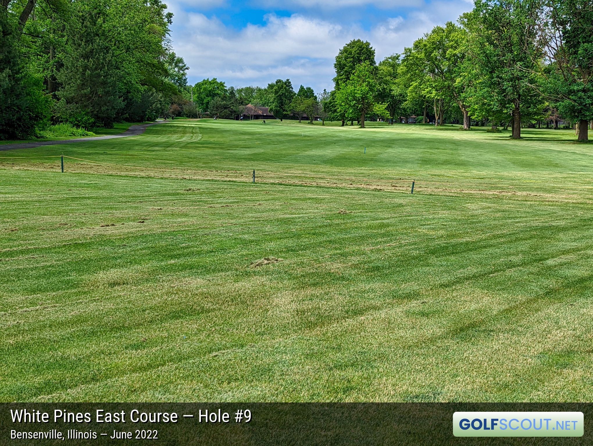 Photo of hole #9 at White Pines East Course in Bensenville, Illinois. 