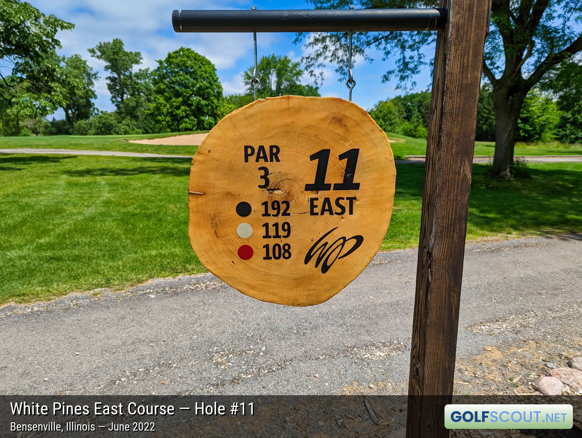 Photo of hole #11 at White Pines East Course in Bensenville, Illinois. 