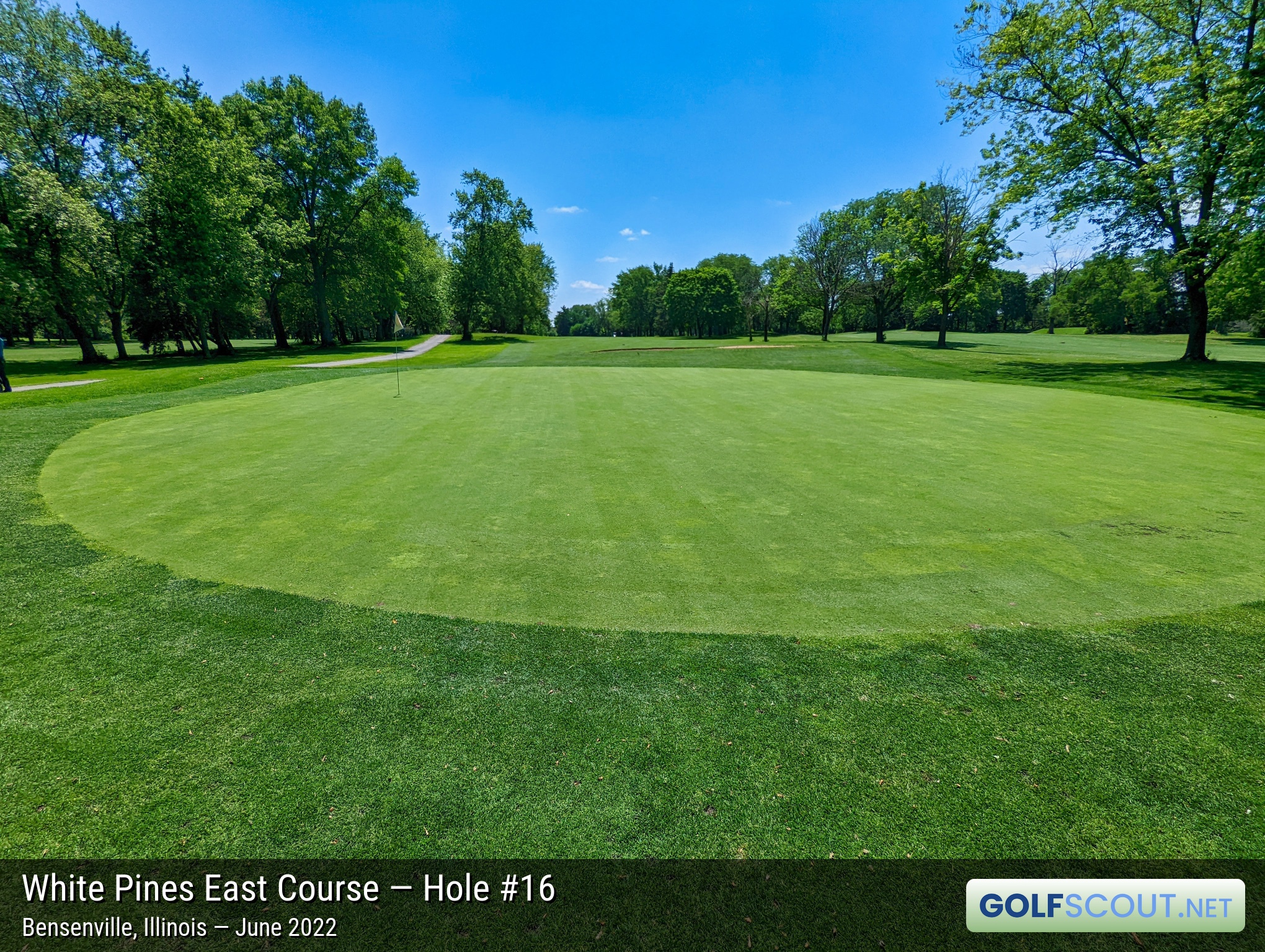 Photo of hole #16 at White Pines East Course in Bensenville, Illinois. 