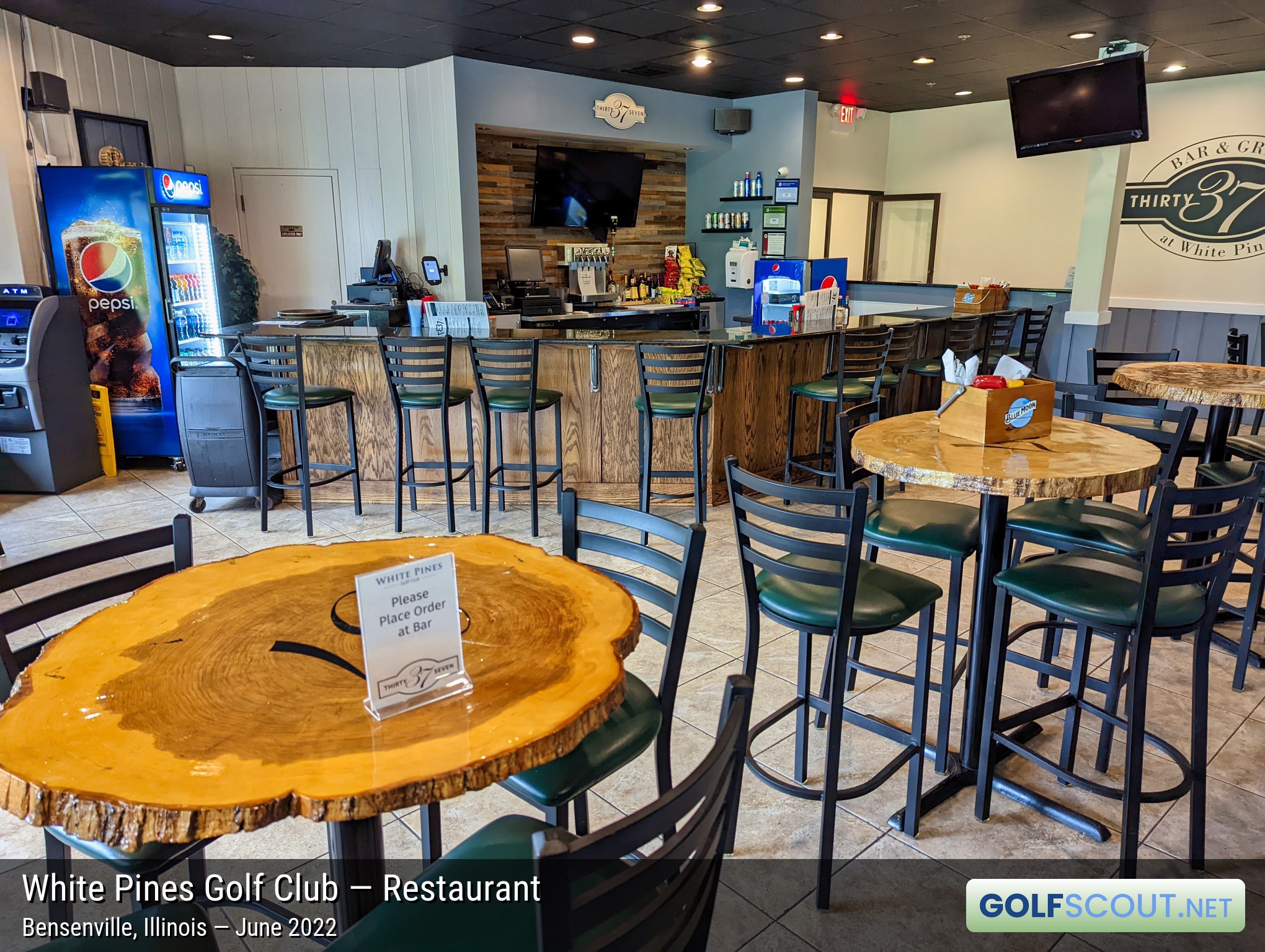 Photo of the restaurant at White Pines East Course in Bensenville, Illinois. 