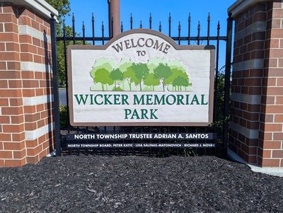 Wicker Memorial Park Golf Course Entrance Sign