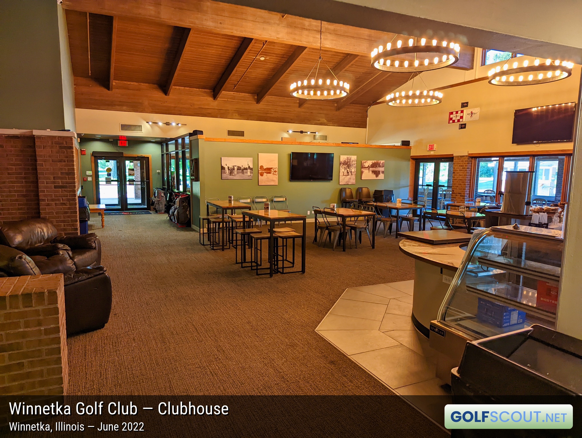 Photo of the clubhouse at Winnetka Golf Club in Winnetka, Illinois. 